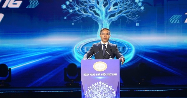 Ngành ngân hàng thi đua tăng tốc chuyển đổi số
