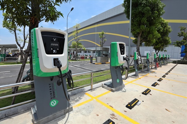 Cao tốc Bắc - Nam bắt đầu phủ mạng lưới sạc xe điện