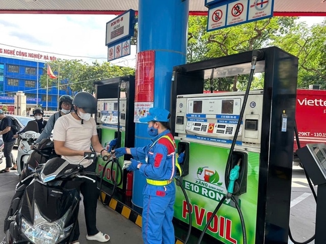 Các hãng xe khẳng định phần lớn phương tiện tương thích với xăng E10