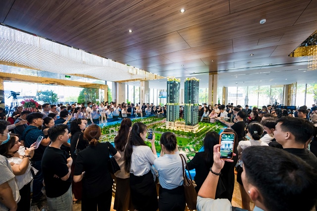 Hơn 1,000 khách trải nghiệm căn hộ mẫu Samsung SmartThings tại The Emerald Boulevard