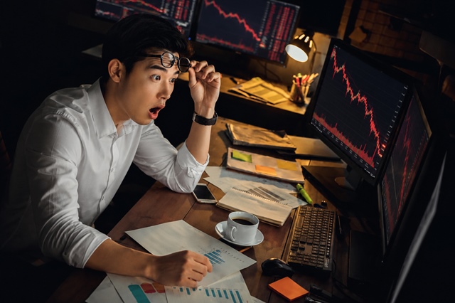 Nghịch lý thị trường có rủi ro phân phối giữa lúc cổ phiếu về đáy, điều gì đang diễn ra?