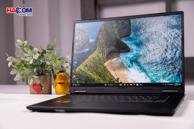 Vì sao hai chiếc laptop có cùng cấu hình nhưng trải nghiệm sử dụng lại khác nhau?
