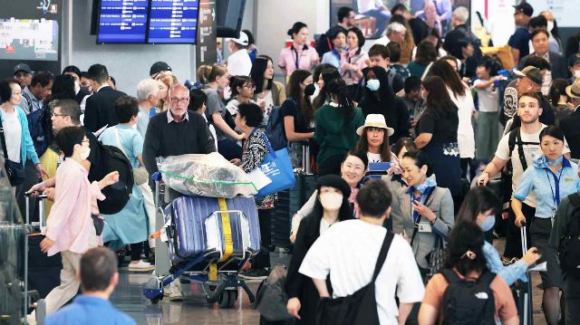 Quá tải du lịch, Nhật Bản tăng gấp 5 lần phí visa