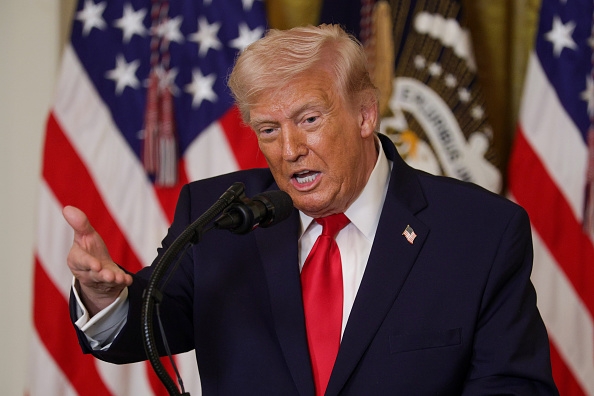 Ông Trump tuyên bố thỏa thuận với Iran “tan vỡ”, giá dầu tăng hơn 5%