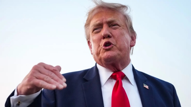 Ông Trump áp thuế mới với 60 đối tác thương mại 