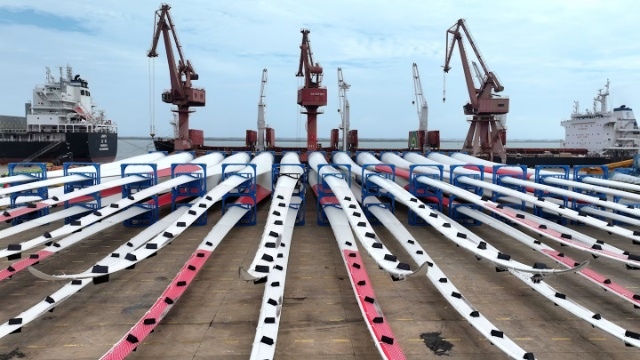 Chiến sự Iran thúc đẩy Trung Quốc rót vốn kỷ lục vào năng lượng xanh ở nước ngoài