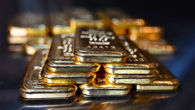 Vàng thế giới tăng hơn 2%, tiến sát mốc 4.400 USD