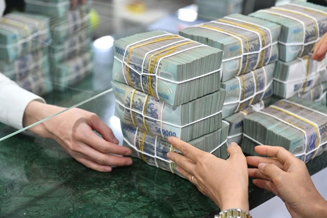 Tiền gửi dân cư vào ngân hàng lập kỷ lục hơn 11 triệu tỷ
