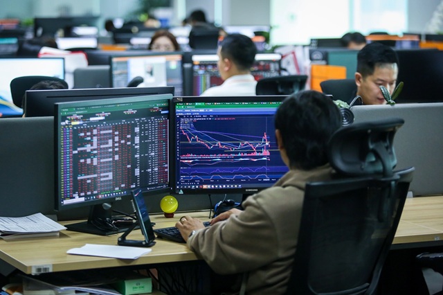 25/08: Đọc gì trước giờ giao dịch chứng khoán?