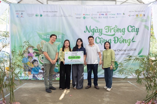 Vietcap tiếp tục trao tặng 8,000 cây, thành công khép lại Go Green Go Up mùa 2