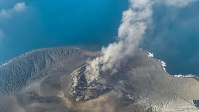 Indonesia đóng cửa 8 sân bay do núi lửa phun trào