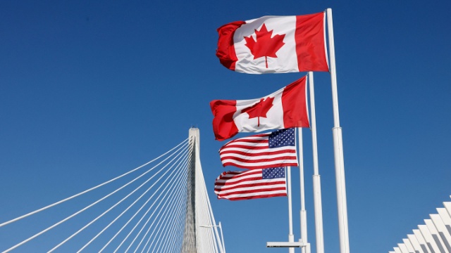 Căng thẳng leo thang, Mỹ cấm nhập sữa, xe máy và phần lớn đồ uống có cồn từ Canada
