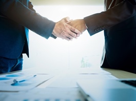 M&A Việt Nam tháng 8/2026: Bất động sản chiếm 69% giá trị giao dịch