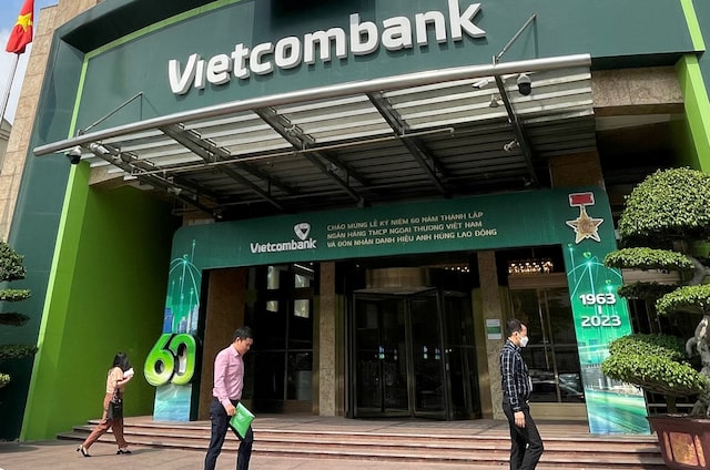 Reuters: Các ngân hàng Việt sắp bước vào “làn sóng huy động vốn lớn chưa từng có”
