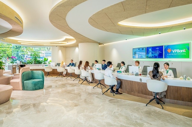 VPBank đồng loạt giảm lãi suất cho vay và huy động