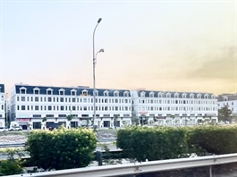 Tồn kho gần gấp đôi, chủ đầu tư giữ giá niêm yết, giãn tiền trả trước để giữ thanh khoản